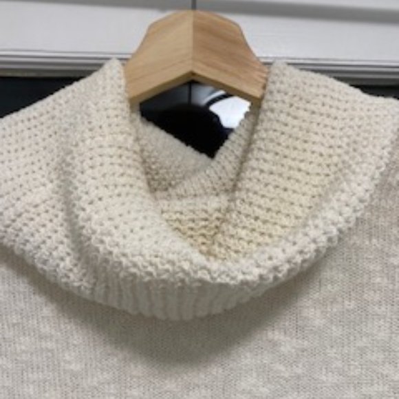 Clearout-EUC Two by Vince Camuto 3/4 sleeve creat tunic in size M - Picture 2 of 11